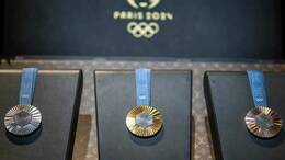 Die offiziellen Medaillen der Olympischen Spiele 2024 in Paris.