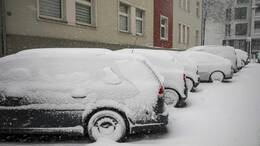 Im Winter ist es ratsam auf ebenen Flächen zu parken.