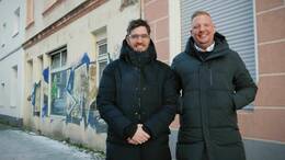 Jan-Henrik Gruszecki (l.) und Till Meyer haben zusammen mit John-Erik Schierhorn (nicht im Bild) die Borsig Development GmbH gegründet und wollen das ganze Viertel zum Positiven entwickeln. 