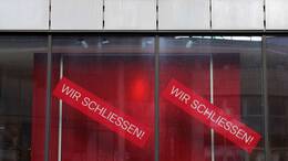Zehntausende Firmenpleiten gab es in vergangenen Jahr. Und auch für 2025 sind die Prognosen düster. Experten sprechen von einem volkswirtschaftlichen Schaden in Milliardenhöhe.