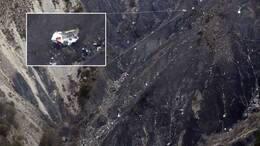 Wrackteile an der Absturzstelle der Germanwings-Maschine auf dem Weg von Barcelona nach Düsseldorf.