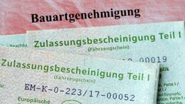 Ab April gibts den Fahrzeugschein auch digital. (Symbolbild)