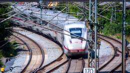Fernzüge zwischen Hamburg und Berlin werden mit Baubeginn ab 1. August umgeleitet und brauchen rund 45 Minuten länger.