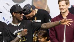 Dennis Schröder bei den Feierlichkeiten in Frankfurt.