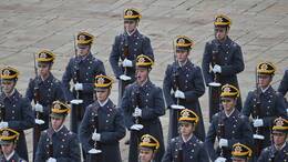 Soldaten der Spezialgardekompanie des Präsidialregiments des Föderalen Schutzdienstes Russlands bei der Aufstellungszeremonie der Fuß- und berittenen Garde auf dem Kathedralenplatz im Kreml, Moskau. (Symbolbild)