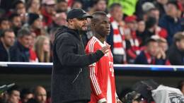 Vincent Kompany (li.) hat die Auftritte von Nicolas Jackson verteidigt.