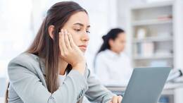 Viele Angestellte haben das Gefühl, im Job nicht voranzukommen – für ihr Engagement bekommen sie nur mehr Aufgaben. 