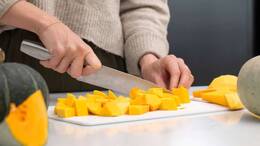 Das Fruchtfleisch vom Kürbis lässt sich problemlos einfrieren.  (Symbolbild)