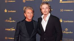 Peter Maffay und sein Sohn Yaris bei der Goldenen Henne im November 2024.