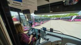 Die Bahn betreibt auch viele Busse - nicht nur für Ersatzverkehr.