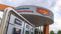 In der Waschanlage „Mr. Wash“ in Stuttgart-Feuerbach erhält das Auto nicht nur von außen eine Reinigung, sondern auch von innen.