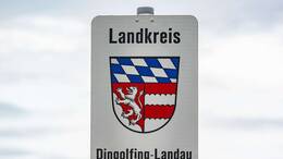 Es wurden fünf Männer festgenommen, die einen Anschlag auf einen Weihnachtsmarkt im Raum Dingolfing geplant haben sollen. (Archivbild)