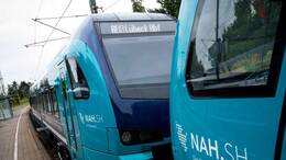 Mit einer Schnellbremsung konnte ein Erixx-Zug bei Pönitz noch rechtzeitig vor einem Schulbus anhalten, der auf einem Bahnübergang festsaß. (Archivbild)