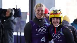 Dajana Eitberger und Magdalena Matschina peilen eine Olympia-Medaille an.
