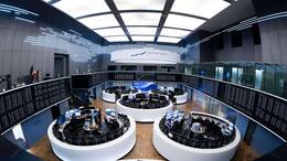 Geschäfte außerhalb der Aktienmärkte stabilisieren die Deutsche Börse. (Archivbild)
