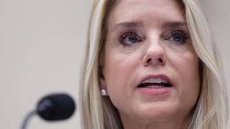US-Justizministerin Pam Bondi muss sich kritischen Fragen vor einem Ausschuss stellen.