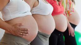 Ob Yoga, Pilates oder Wassergymnastik: Es gibt zahlreiche Sportkurse speziell für Schwangere.