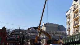 Die Eisenbahnüberführung ist Teil der Verbindungsbahn zwischen Hauptbahnhof und Altona, über die täglich rund 900 Züge rollen.