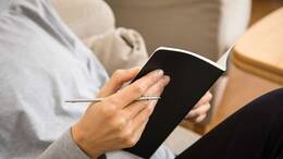 Journaling ist eine beliebte Mental-Health-Praxis - es gibt aber viele Mythen dazu.
