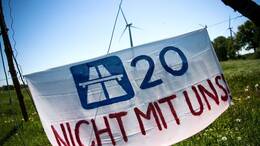 Vor dem Bundesverwaltungsgericht wird eine neue Klage gegen den Bau der Küstenautobahn A20 verhandelt. (Archivbild)