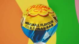 Der Köttbullar-Lolli ist eine kreative Kooperation von IKEA und Chupa Chups.
