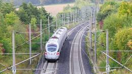 Der Ausfall eines Stellwerks sorgt derzeit für große Probleme im Bahnverkehr zwischen Hamburg und Berlin. (Archivbild)