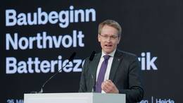 Die Regierung von Daniel Günther (CDU) hat nach Ansicht des Landesverfassungsgerichts nicht ausreichend über die geplante Northvolt-Förderung informiert. (Archivbild)