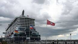 Wegen eines Sprengstoffalarms hat die Polizei Teile des Kreuzfahrtschiffs „Mein Schiff Relax“ evakuiert.